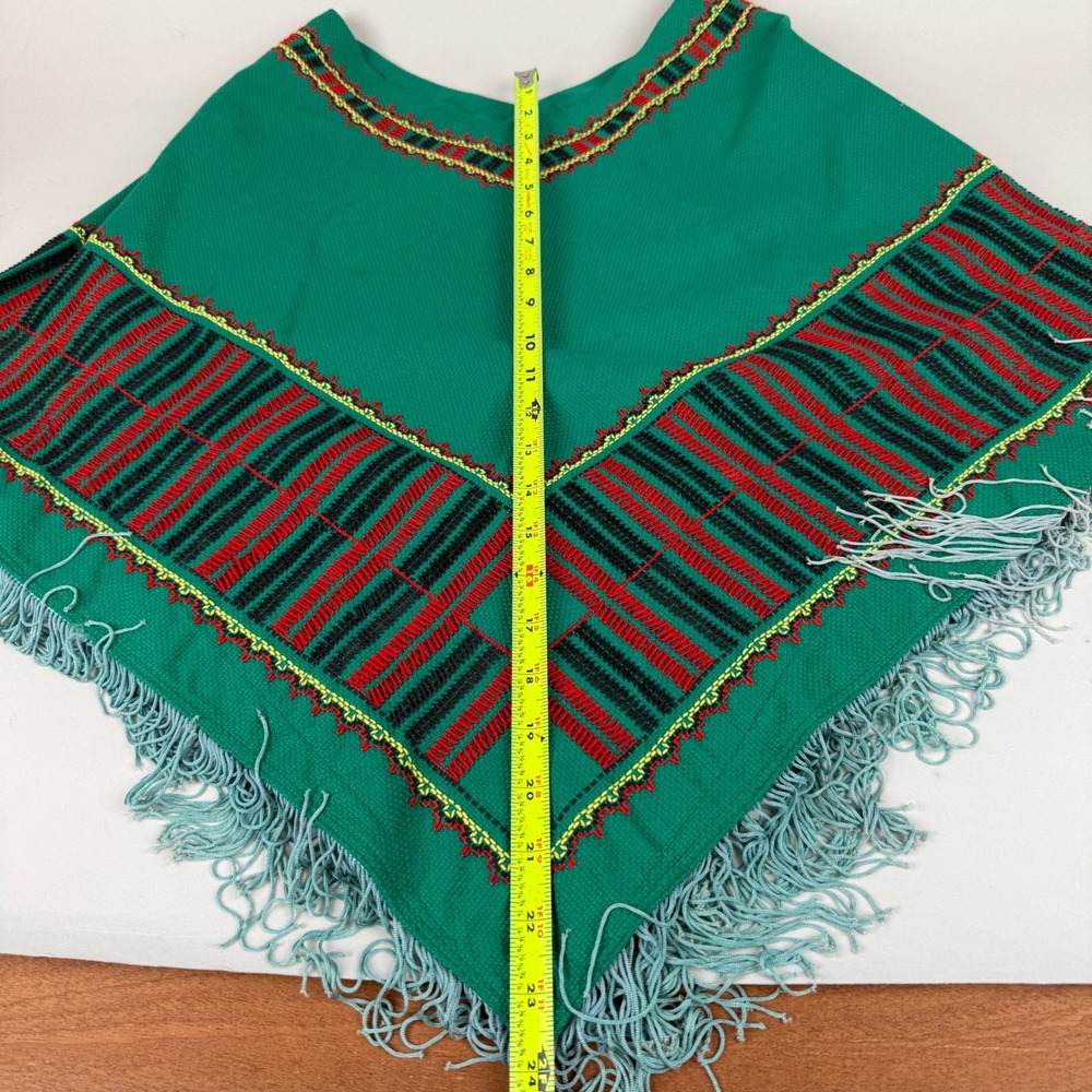 Vintage Southwestern Style Poncho Women OS Green Embroidered Fringe Cape - Picture 4 of 6